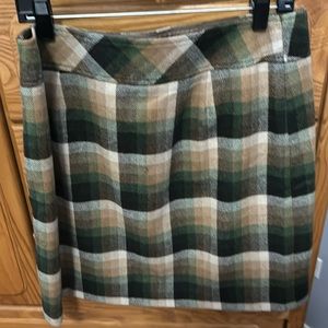 Size 12 green tan plaid skirt from Loft